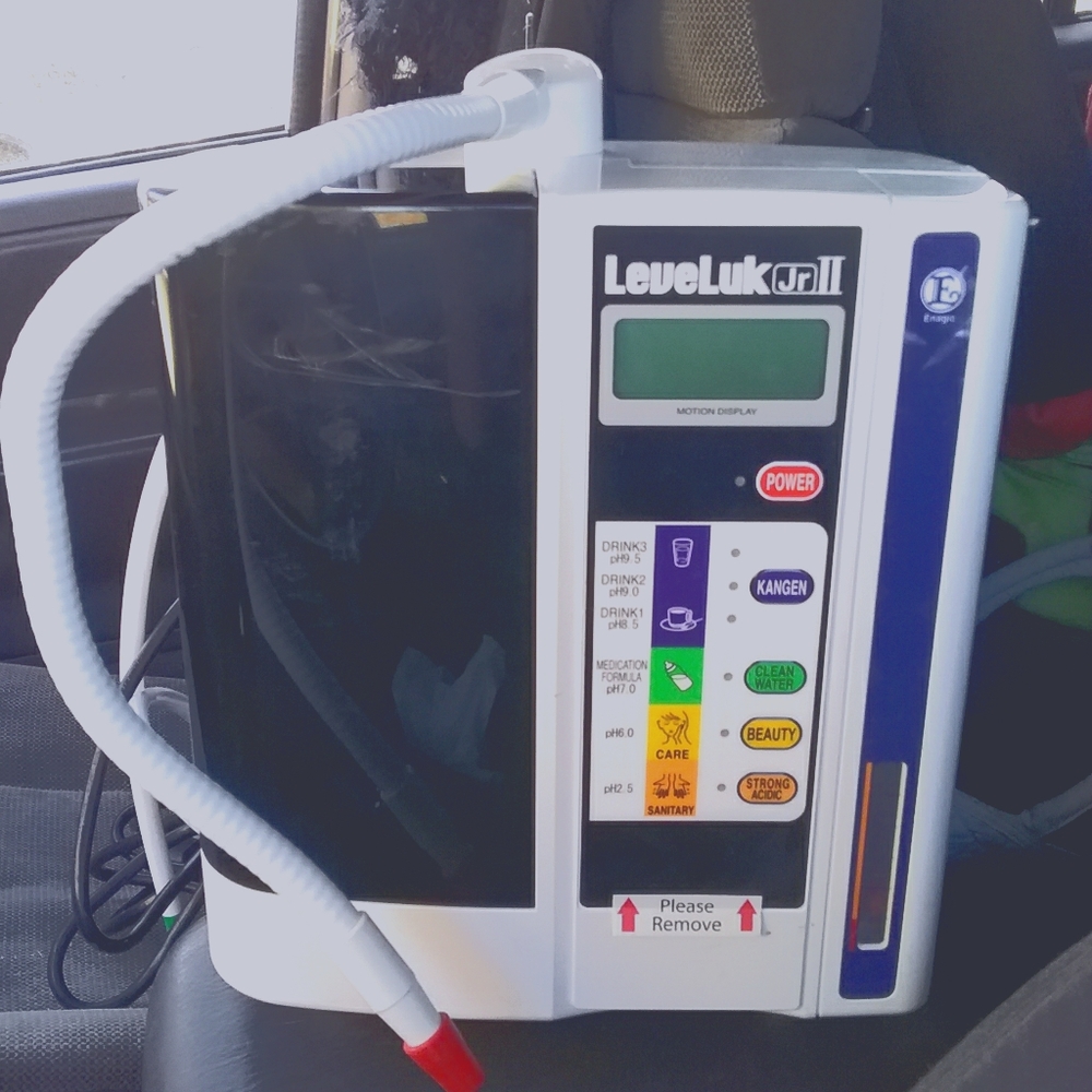 Enagic LeveLuk Jr II Electrolysis Kangen Water